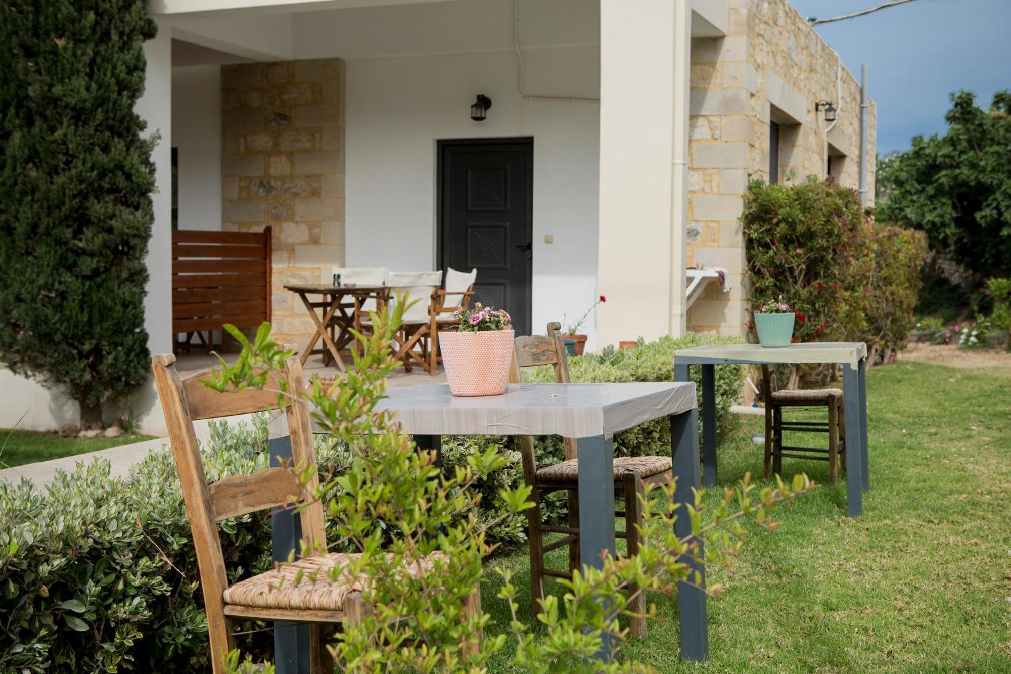 Agarathos Traditional Rooms With Pool Kalivianí Exterior photo