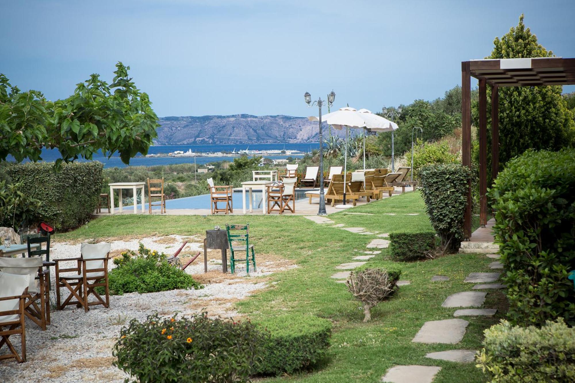 Agarathos Traditional Rooms With Pool Kalivianí Exterior photo