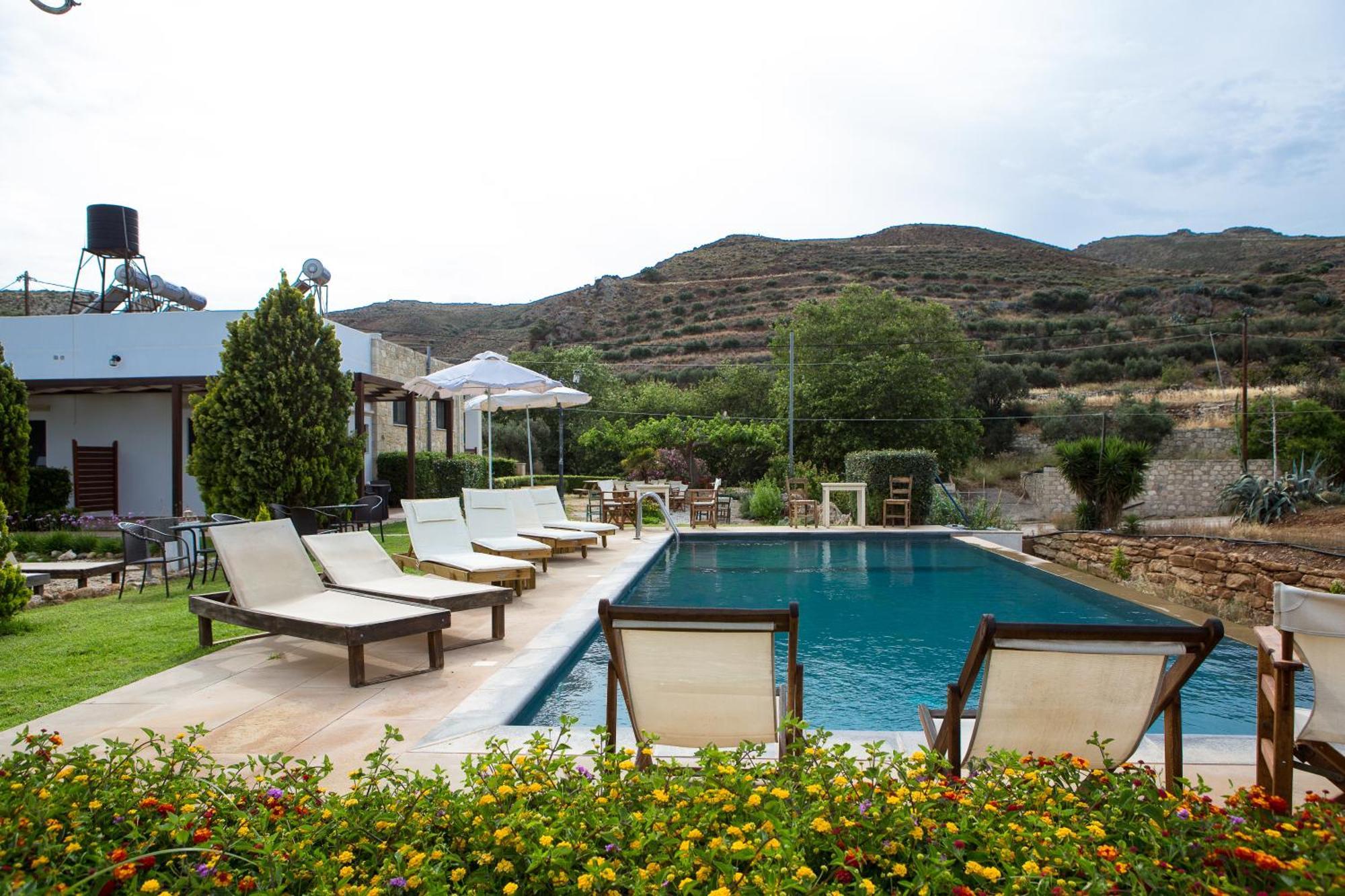 Agarathos Traditional Rooms With Pool Kalivianí Exterior photo