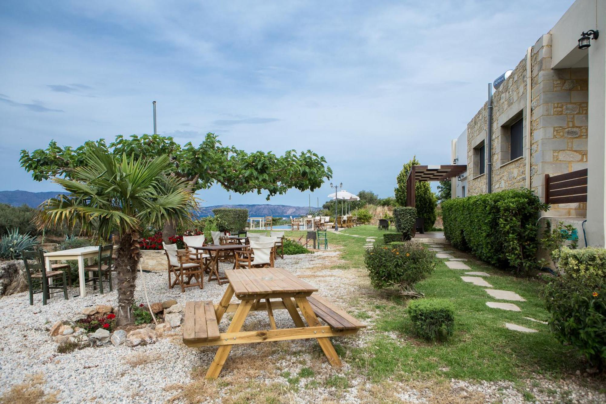 Agarathos Traditional Rooms With Pool Kalivianí Exterior photo