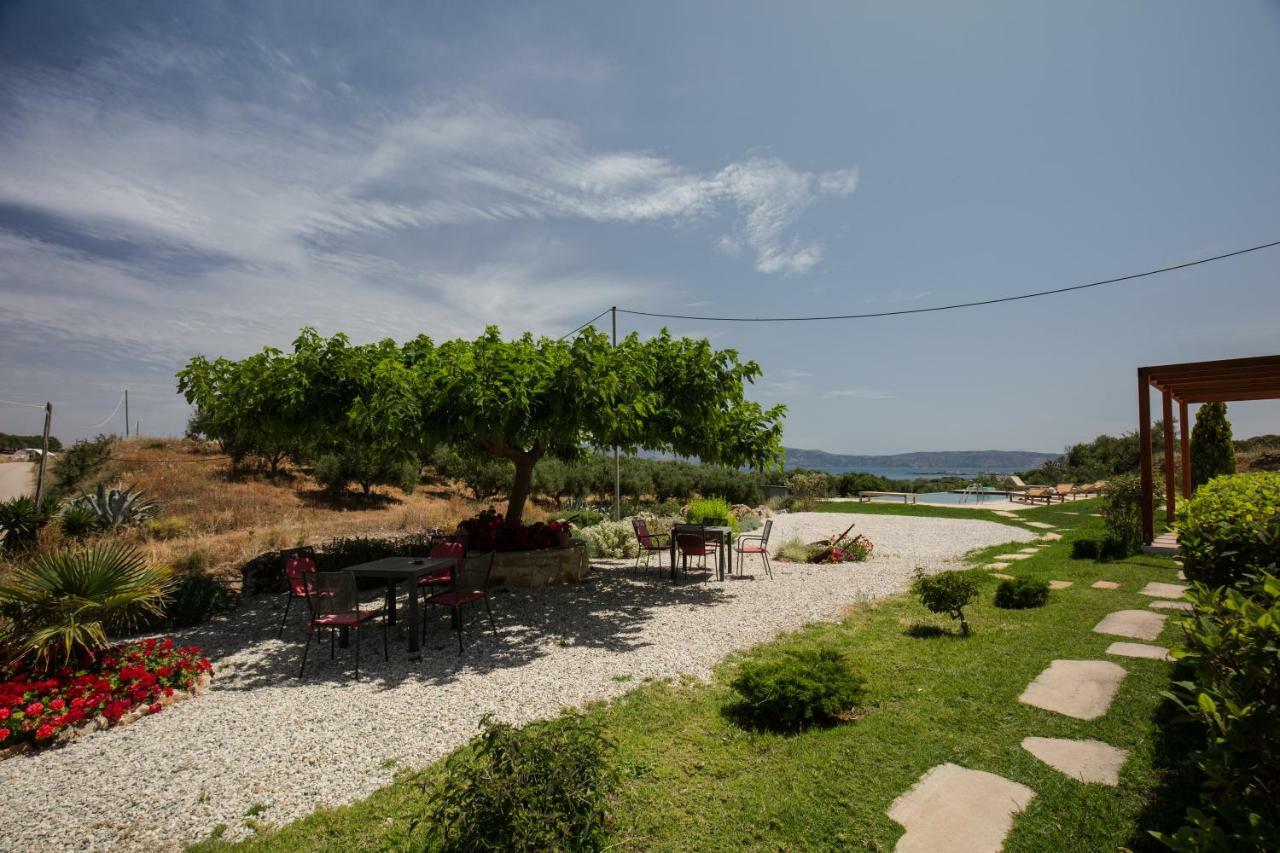 Agarathos Traditional Rooms With Pool Kalivianí Exterior photo